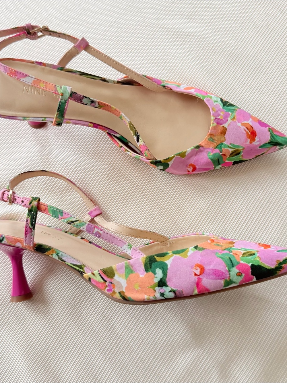 Nine West Womens Kitten Heels Floral Pointy Resort Party Pink Casual 7.5